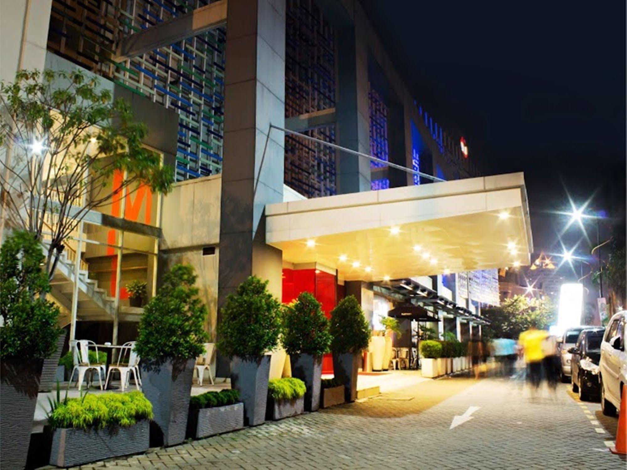 1O1 Urban Jakarta Kelapa Gading Exterior photo
